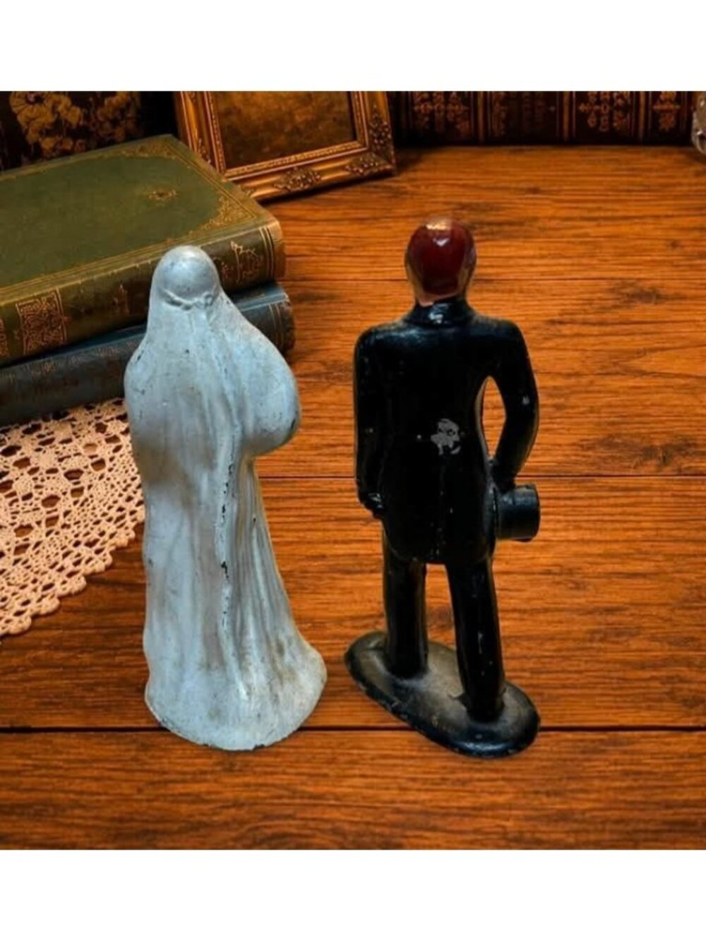 Vintage Cast Iron Bride & Groom Wedding Cake Toppers Hand-Painted Collectibles - Picture 4 of 4